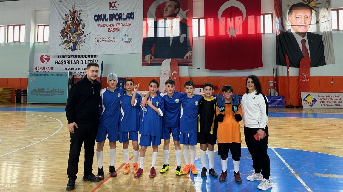 Okul Futsal Takımımızdan Turnuvaya Etkileyici Bir Başlangıç